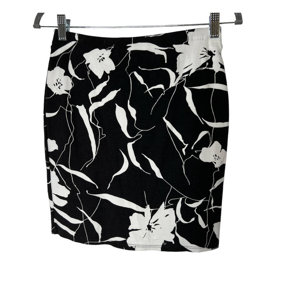 Ann Taylor Factory Sweater Skirt in Black and White Floral Size XS Petite - Picture 2 of 5